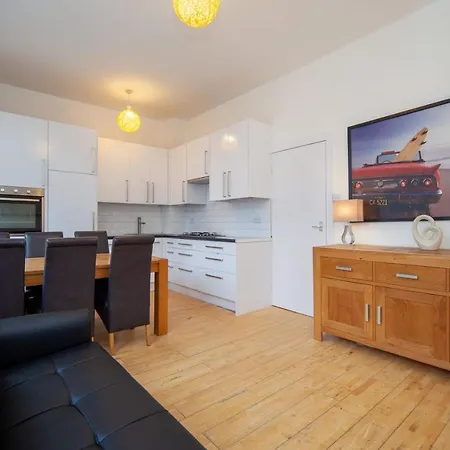 Comfortable 2 Bedroom Apartment In Tooting